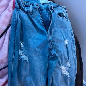 hollister high-rise jeans